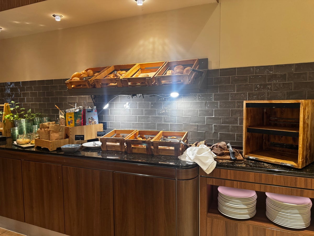 Lindner Hotel Hamburg Am Michel JdV Hyatt breakfast pastries