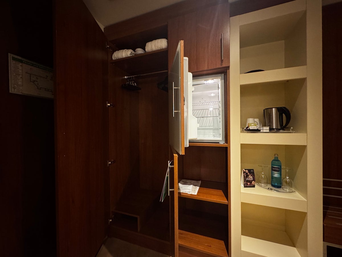 Lindner Hotel Hamburg Am Michel JdV Hyatt closet