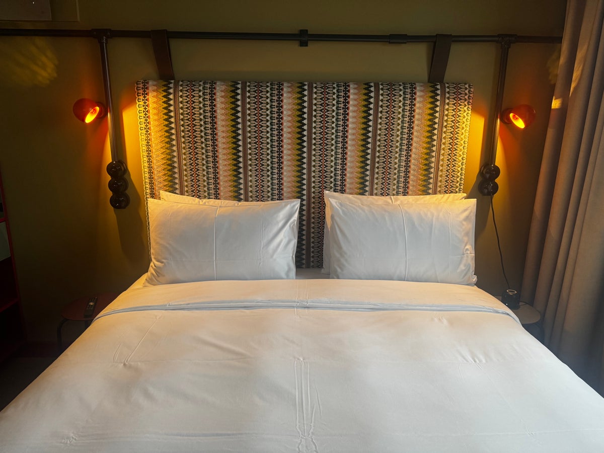 Me and All Hotel Berlin East Side bed