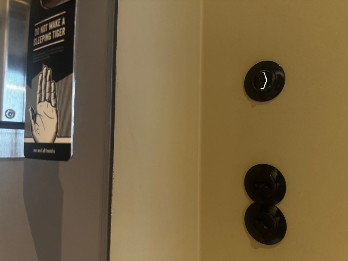 Me and All Hotel Berlin East Side switches Me and All Hotel Berlin East Side switches