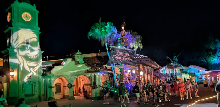 Mickey’s Not So Scary Halloween Party Pirates of the Caribbean lighting Mickey's Not So Scary Halloween Party Pirates of the Caribbean lighting