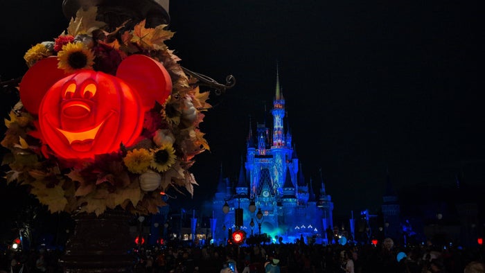 Mickey's Not So Scary Halloween Party castle
