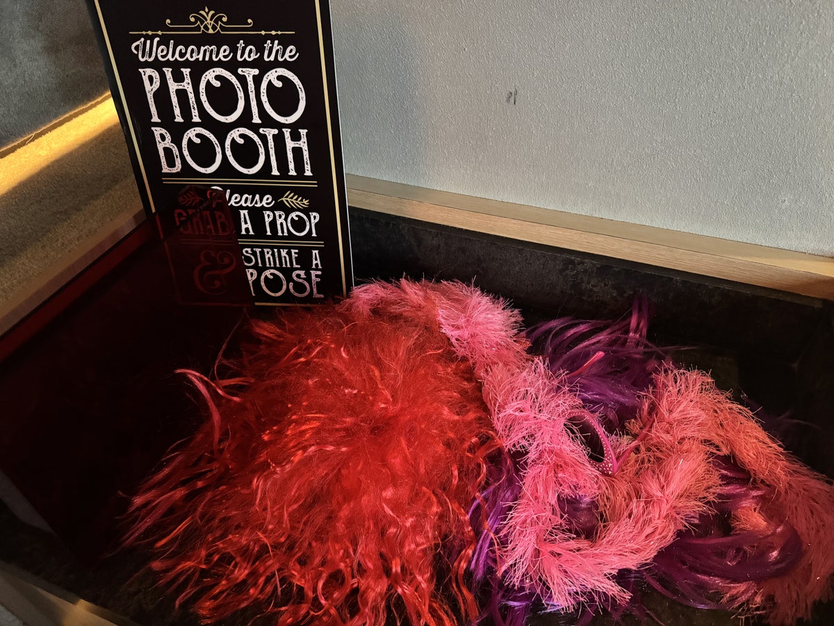 Moxy Miami Wynwood Photo Booth Sign and Boas