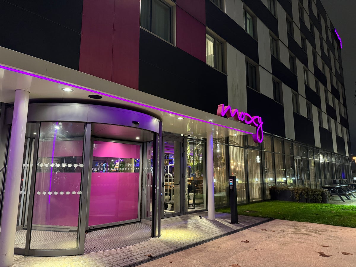 Is Moxy Paris Charles de Gaulle Airport Worth It? A Quick Review