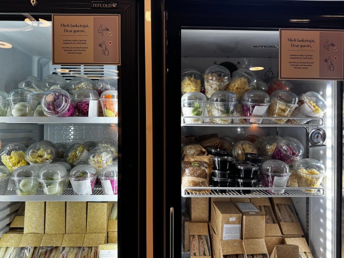 Narbutas Business Lounge Vilnius VNO prepacked meals