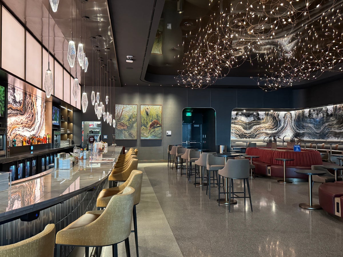New Delta Sky Club SLC Bar Design New Delta Sky Club SLC Bar Design