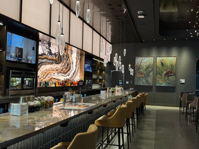New Delta Sky Club SLC Bar High Top New Delta Sky Club SLC Bar High Top