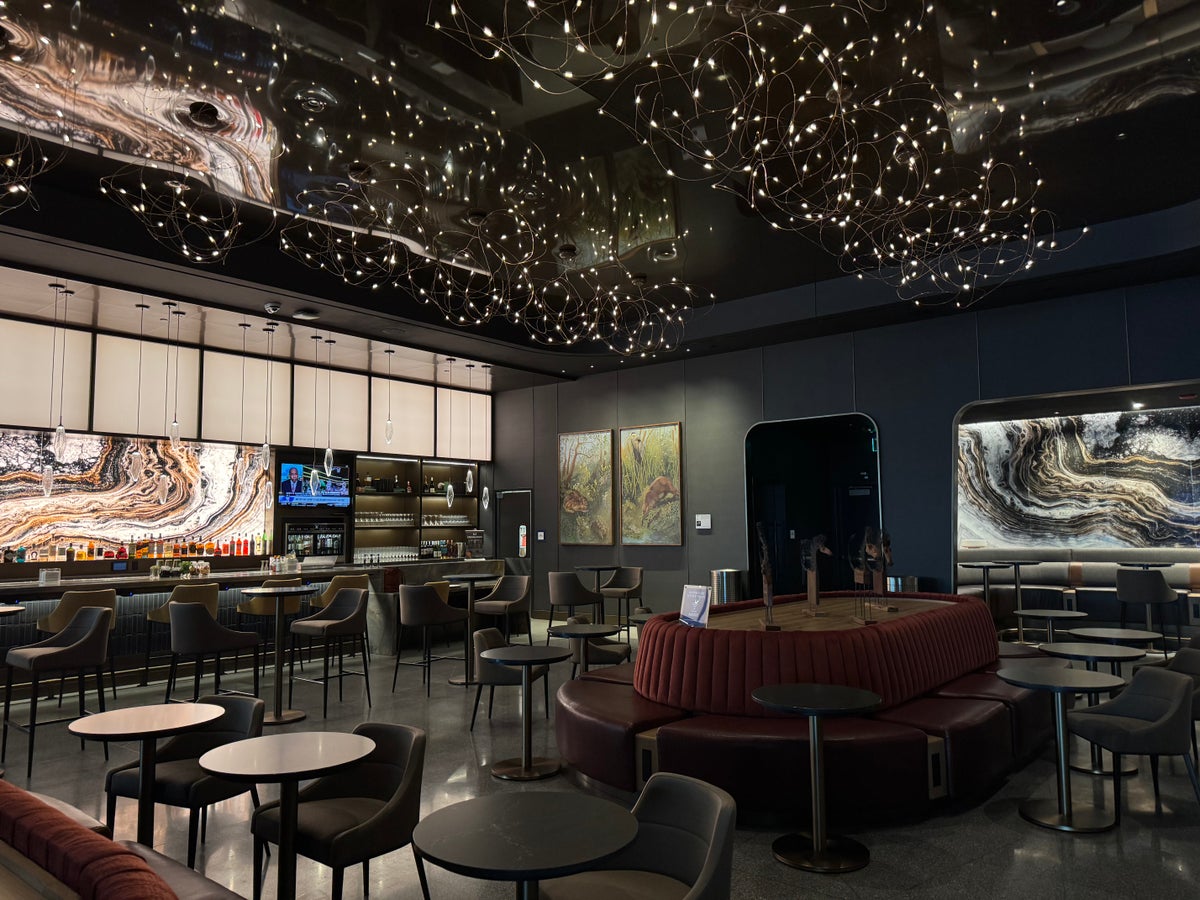 New Delta Sky Club SLC Bar New Delta Sky Club SLC Bar