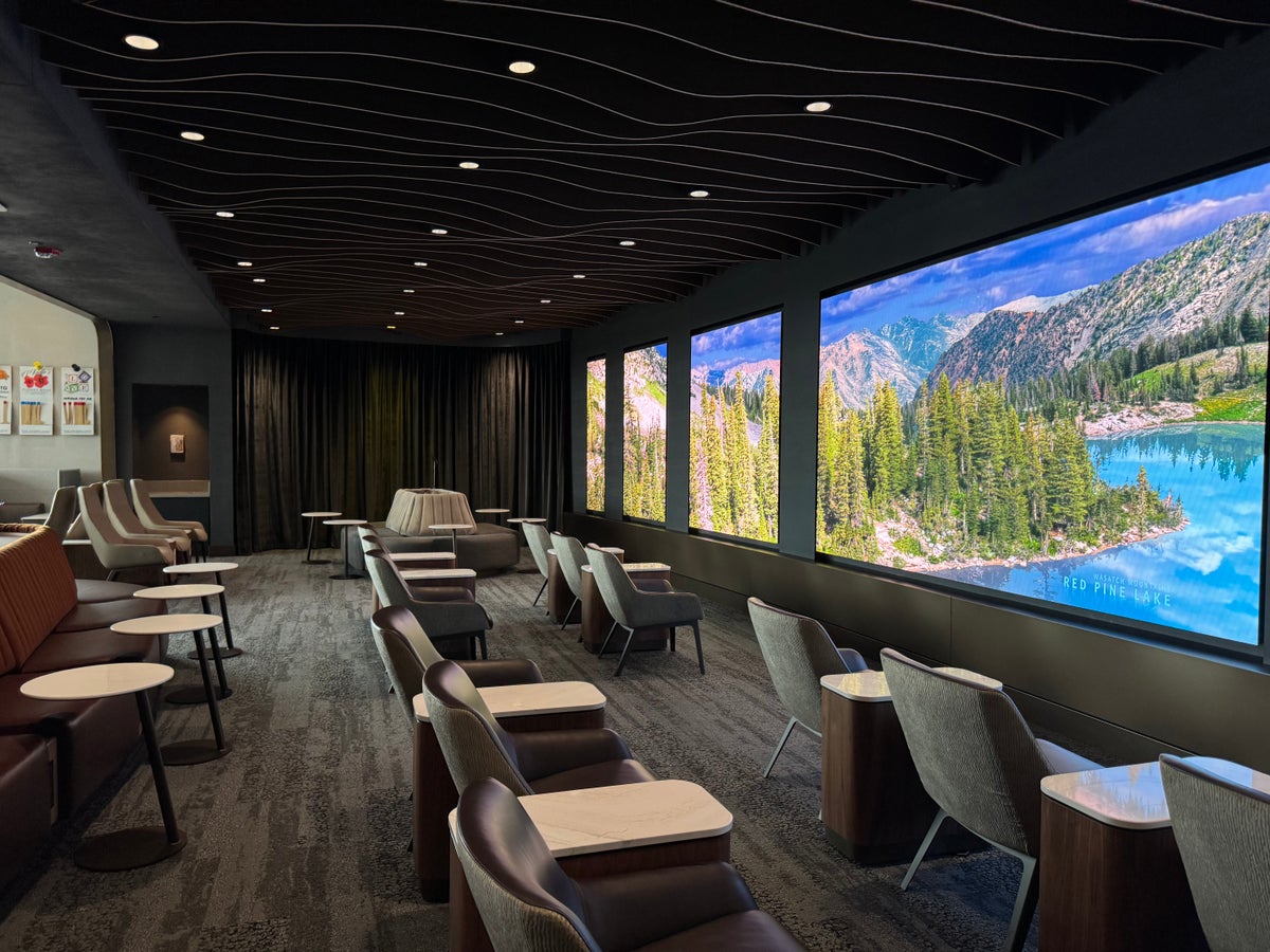 New Delta Sky Club SLC Digital Immersion Room New Delta Sky Club SLC Digital Immersion Room
