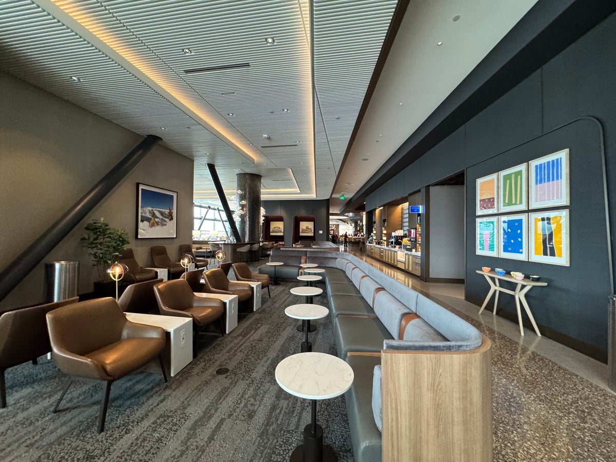New Delta Sky Club SLC Facing Main Area New Delta Sky Club SLC Facing Main Area