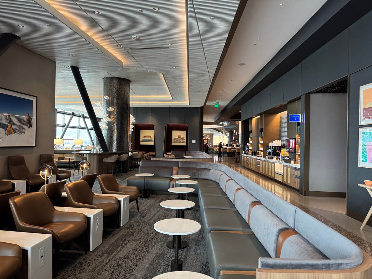 New Delta Sky Club SLC Lounge Chairs New Delta Sky Club SLC Lounge Chairs