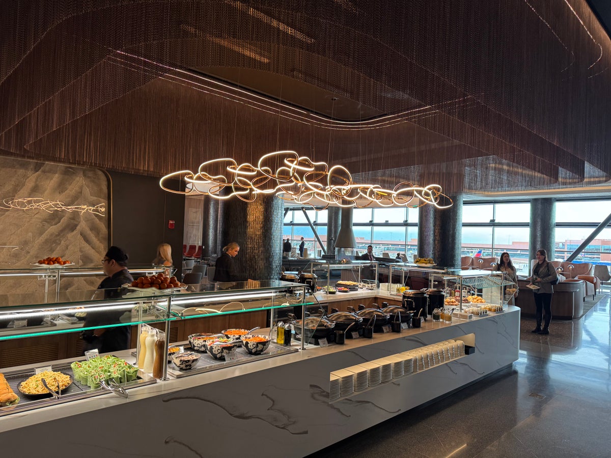 New Delta Sky Club SLC Main Buffet New Delta Sky Club SLC Main Buffet