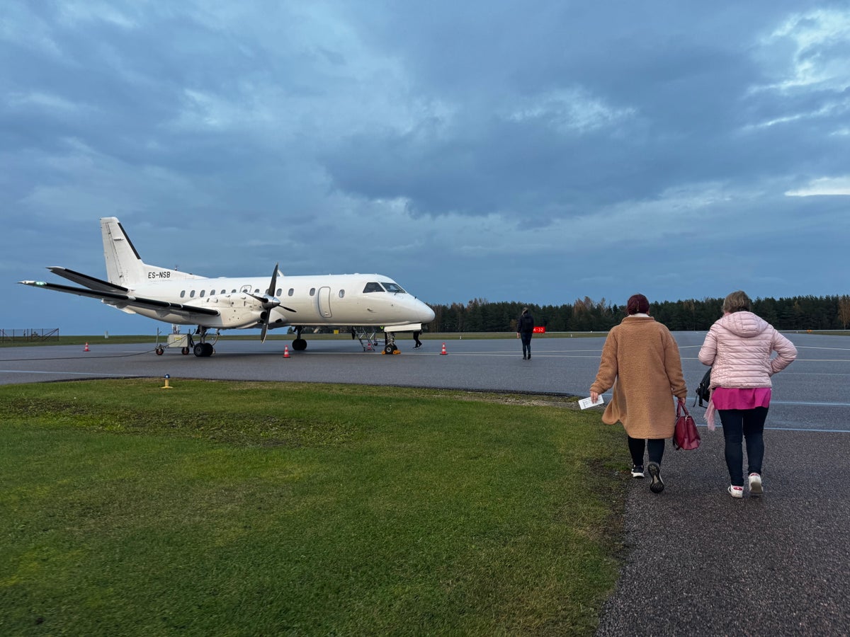 NyxAir Saab 340 boarding KDL