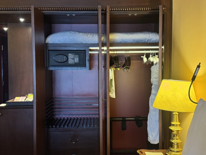 Palacio del Inka Marriott Luxury Collection Closet Safe
