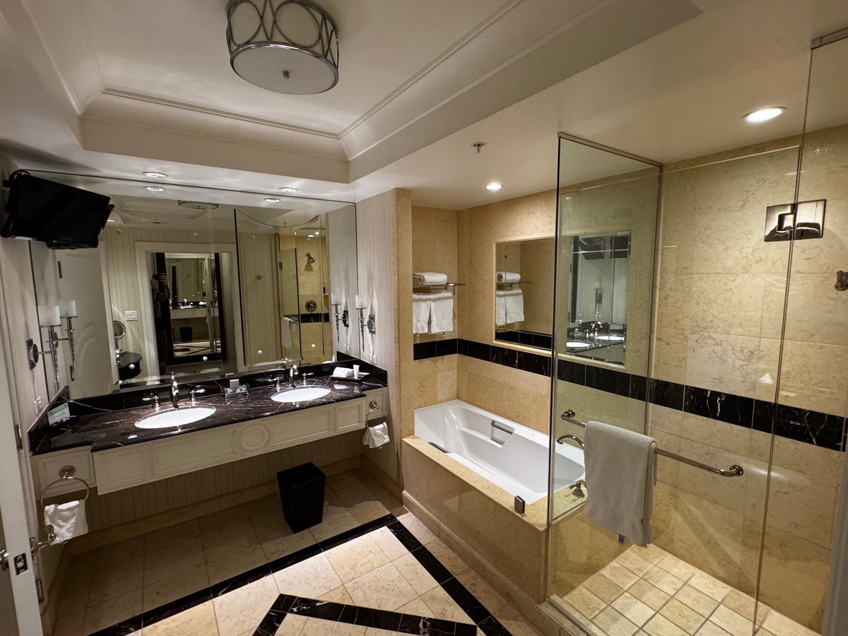 Palazzo Las Vegas Luxury King Suite bathroom entrance