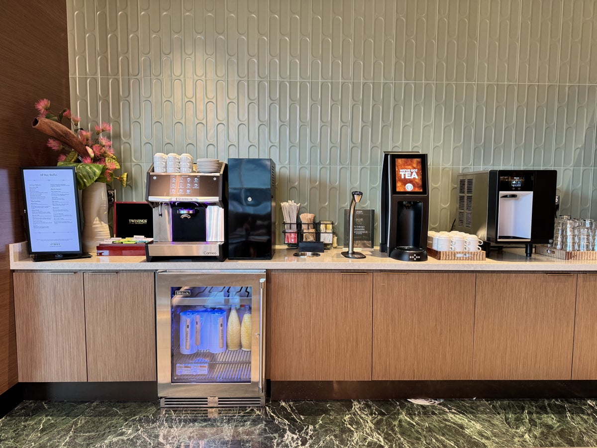 Plaza Premium First DFW Beverage Station