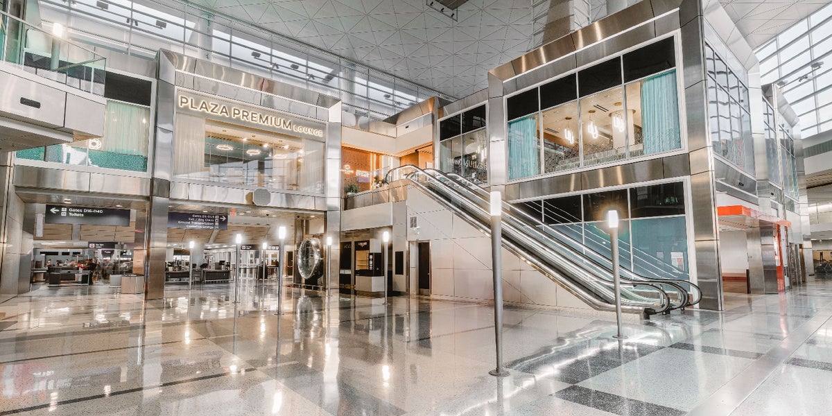 Plaza Premium Lounge DFW Terminal D entrance