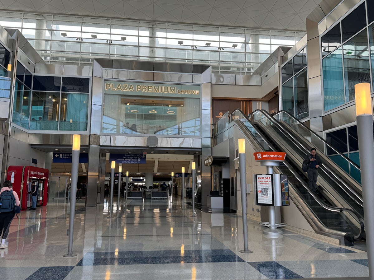 Plaza Premium Lounge DFW entrance