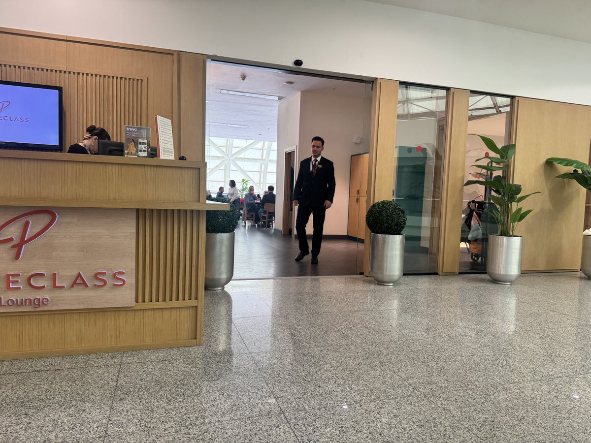 Primeclass Lounge Izmir Entrance Facade