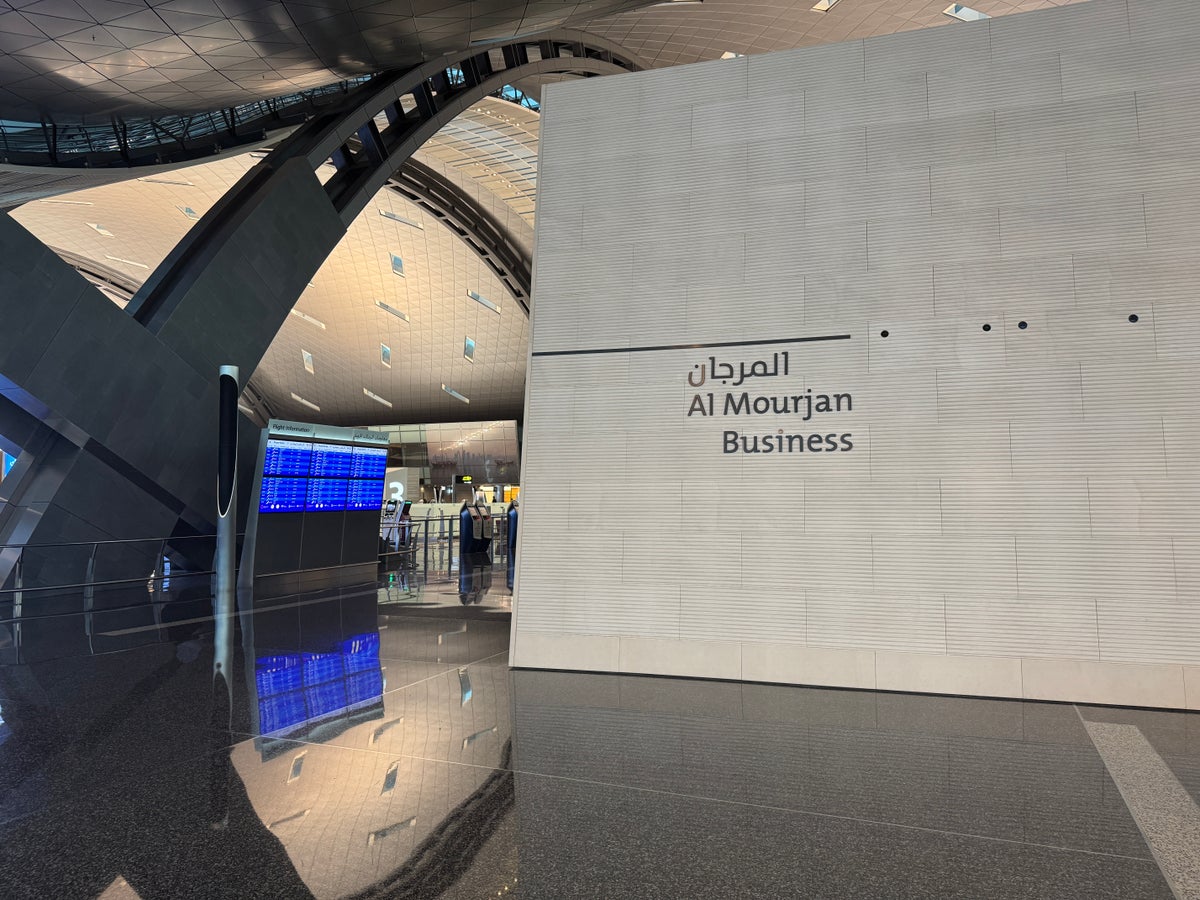 Qatar Airways Al Mourjan business check in DOH