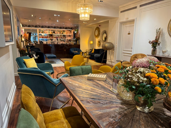 Renaissance Paris Nobel Tour Eiffel Hotel bar lobby
