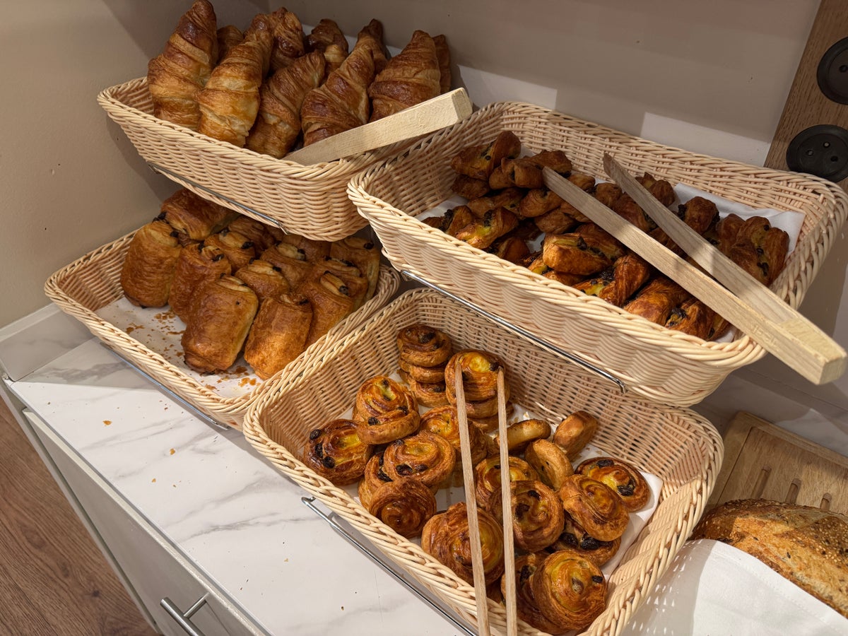 Renaissance Paris Nobel Tour Eiffel Hotel breakfast baked goods