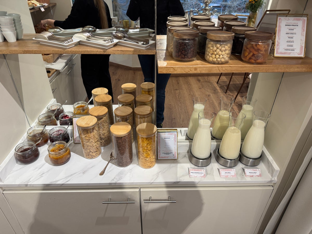 Renaissance Paris Nobel Tour Eiffel Hotel breakfast cereal milks