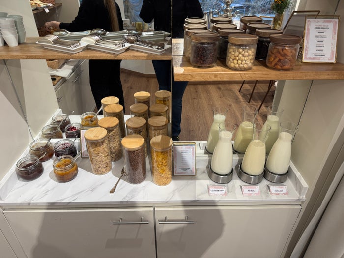 Renaissance Paris Nobel Tour Eiffel Hotel breakfast cereal milks