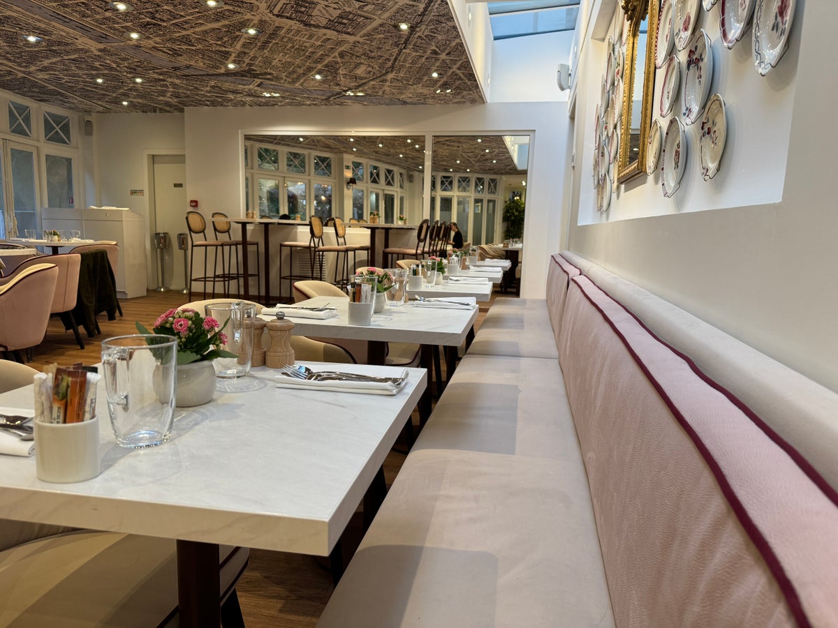 Renaissance Paris Nobel Tour Eiffel Hotel dining room Renaissance Paris Nobel Tour Eiffel Hotel dining room