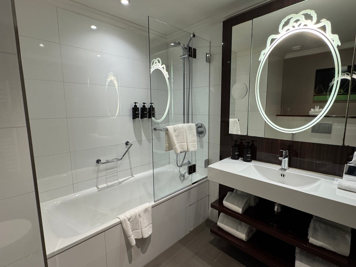 Renaissance Paris Nobel Tour Eiffel Hotel family suite shower vanity