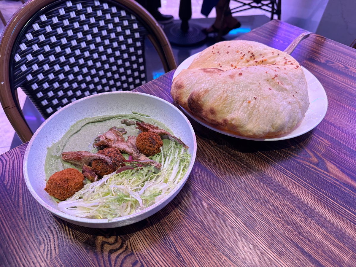 Resorts World Las Vegas Wallys green hummus bowl with falafel and pita