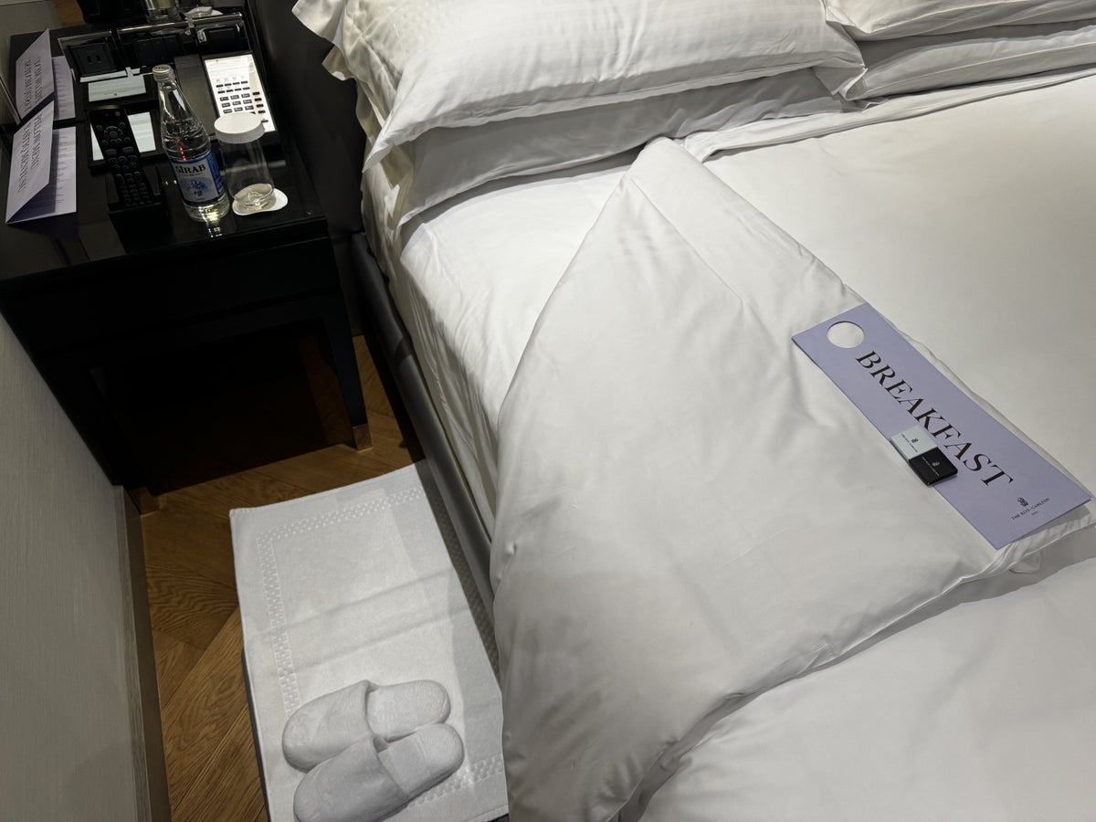 Ritz Carlton Baku Bedroom 3 Bed amenities