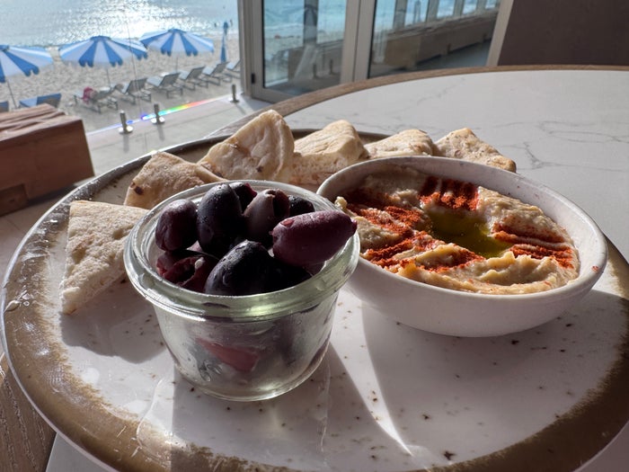 Royalton Vessence Barbados Petisco hummus