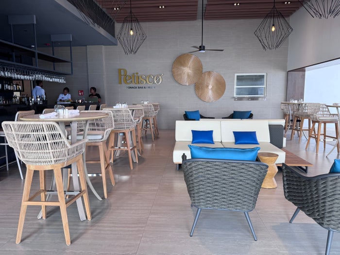 Royalton Vessence Barbados Petisco