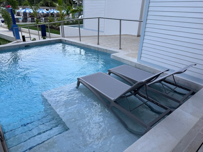 Royalton Vessence Barbados room swim out chairs