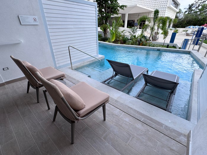 Royalton Vessence Barbados room swim out patio