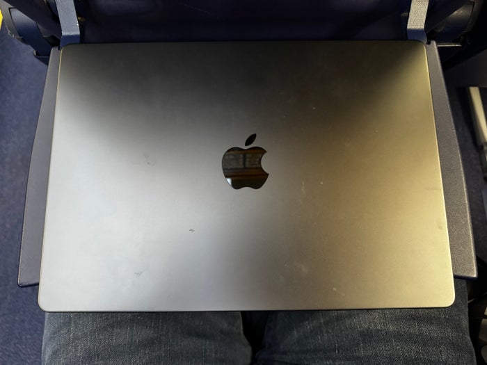 Ryanair Boeing 737 800 tray table laptop