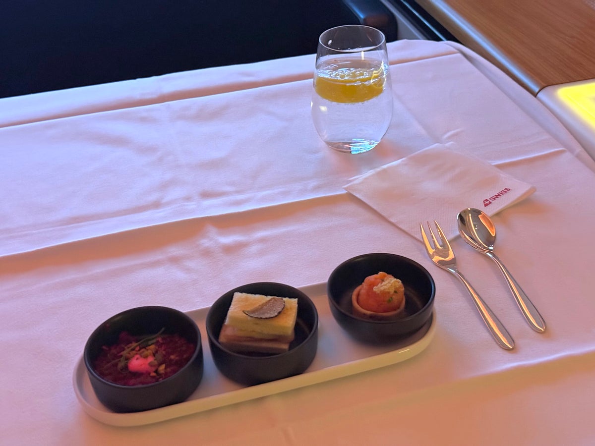 SWISS Senses First Class amouse bouche