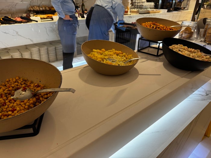 Sala VIP Canudas BCN Terminal 2 buffet Sala VIP Canudas BCN Terminal 2 buffet