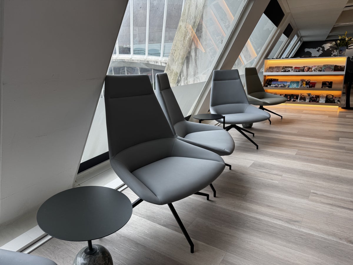 Sala VIP Lounge Bilbao Window Seating