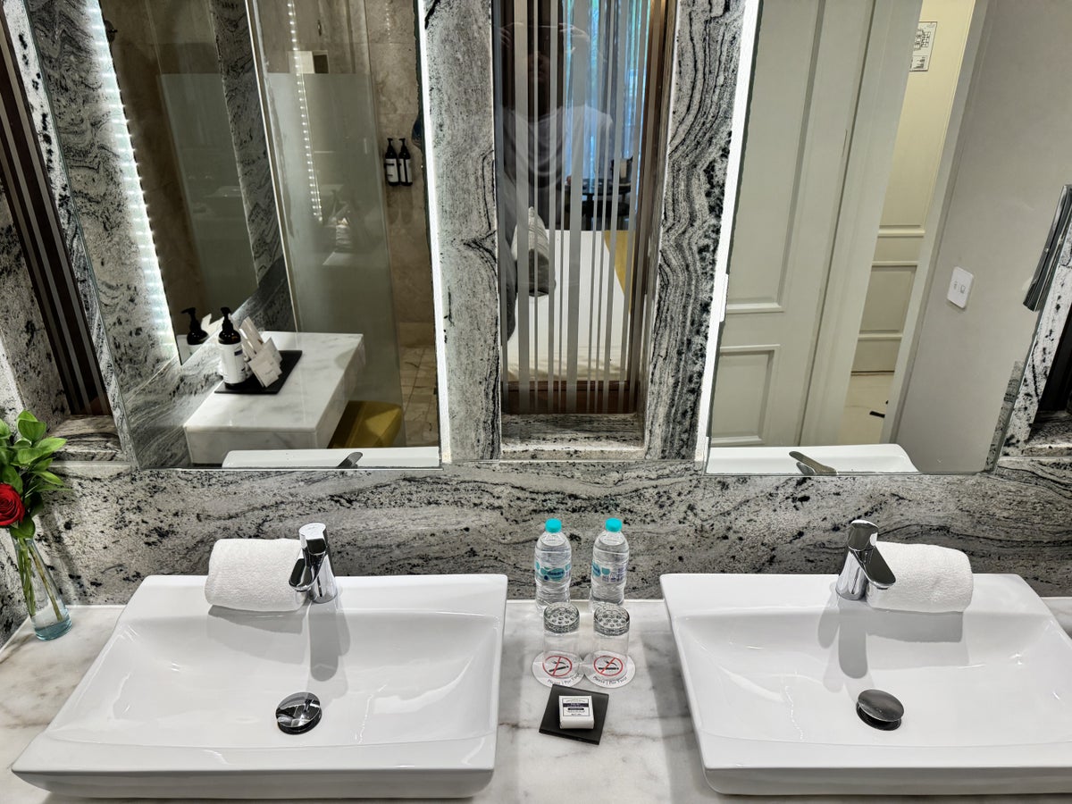 Secrets Royal Beach Punta Cana Preferred Club Junior Suite Swim Up Bathroom Sinks