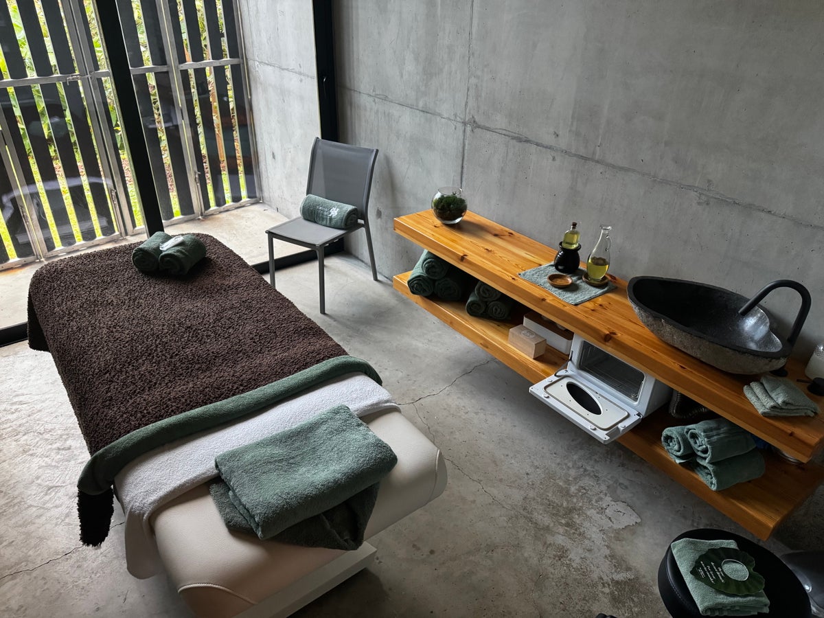 Senhora da Rosa Mr Mrs Smith Azores massage