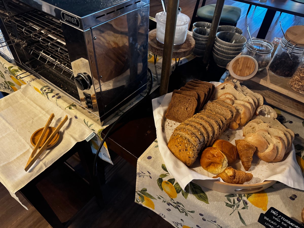 Senhora da Rosa Mr Mrs Smith Azores restaurant bread