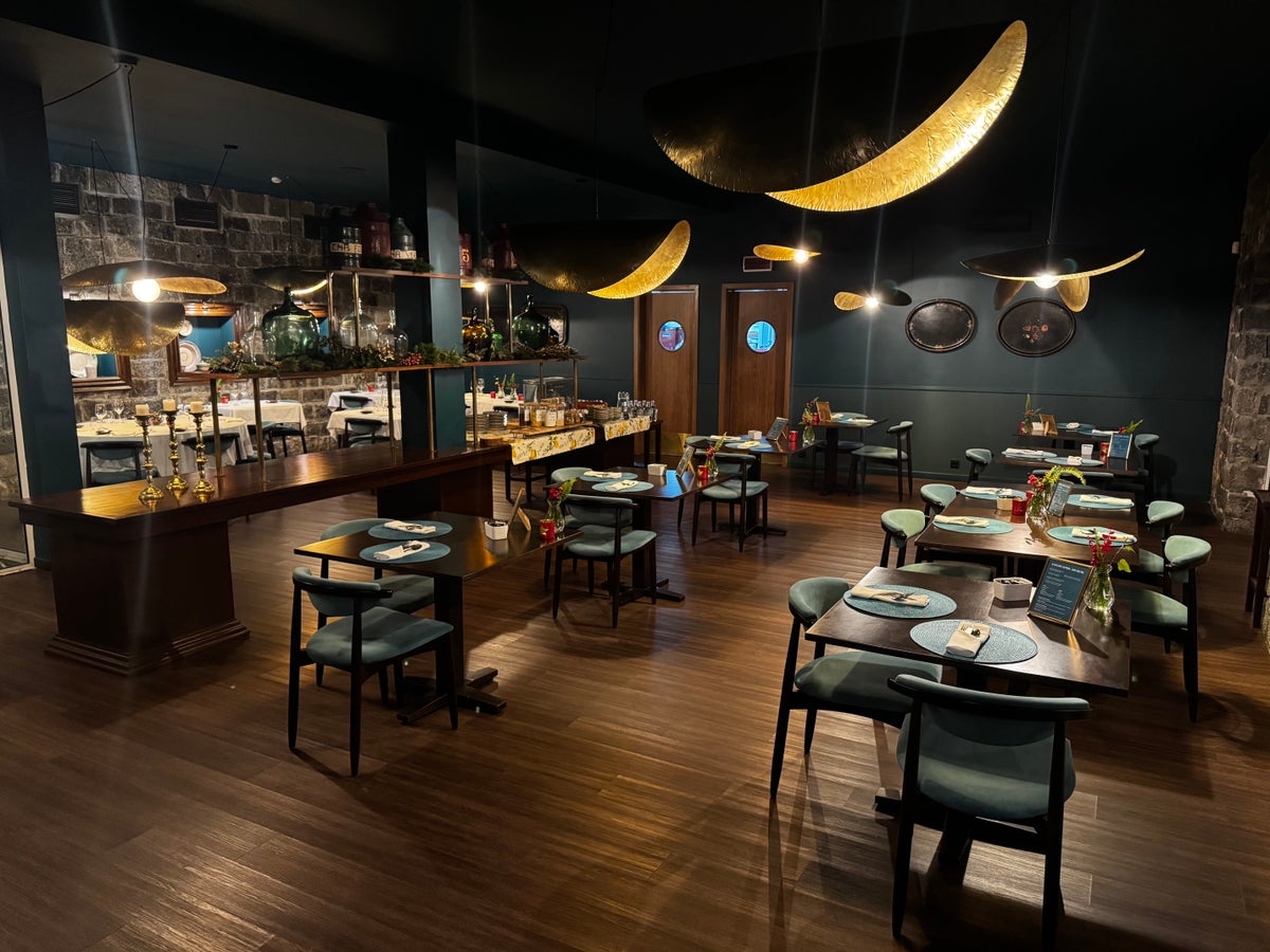 Senhora da Rosa Mr Mrs Smith Azores restaurant