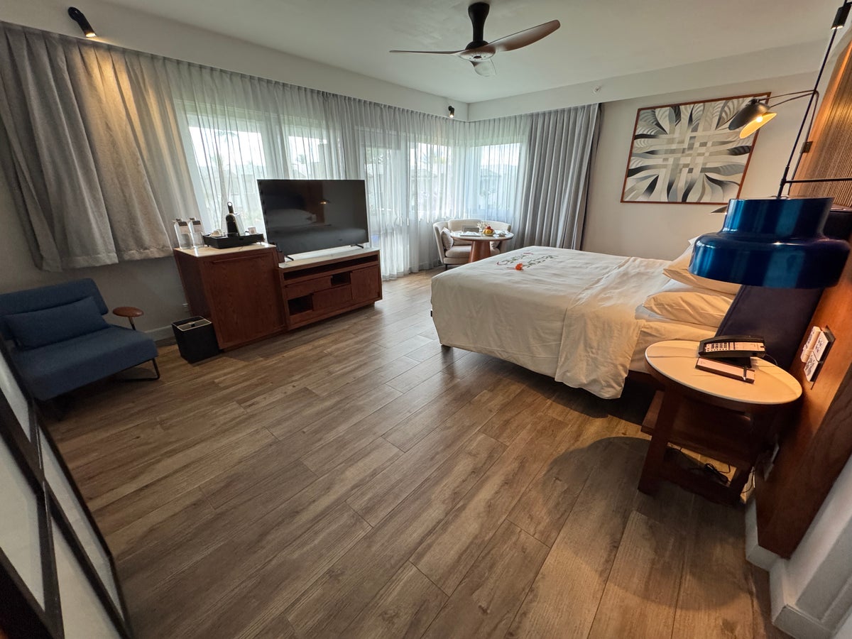 Sheraton Fiji Golf & Beach Resort bed