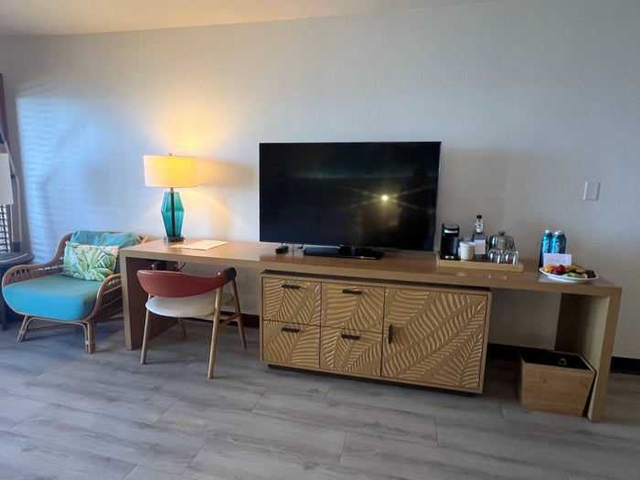 Sheraton Kauai Coconut Beach guest room drawers and TV