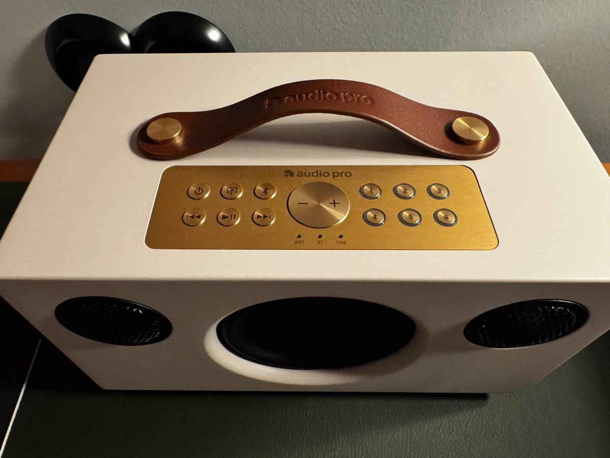 Sheraton Stockholm Hotel bedroom speaker