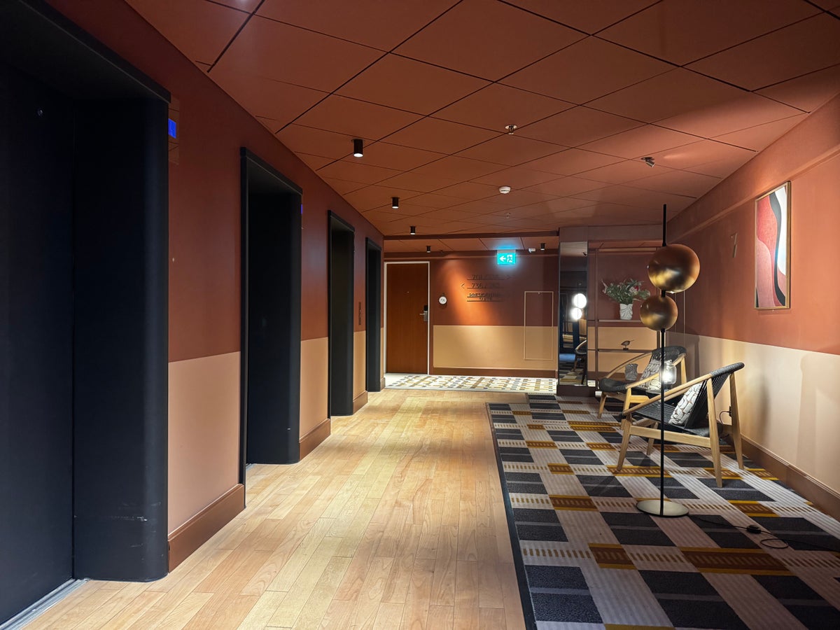 Sheraton Stockholm Hotel elevator waiting area