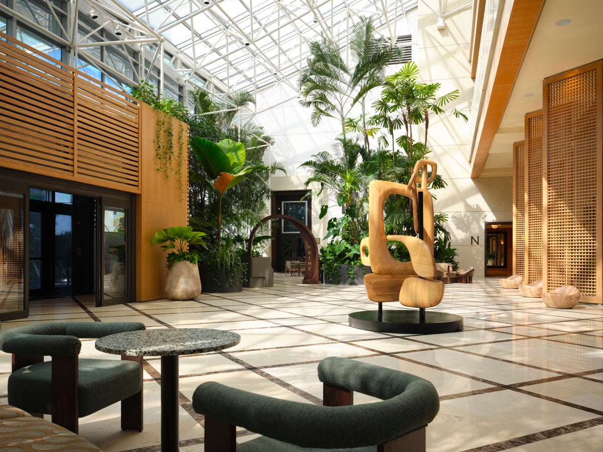 Signia by Hilton Diplomat Beach Resort lobby