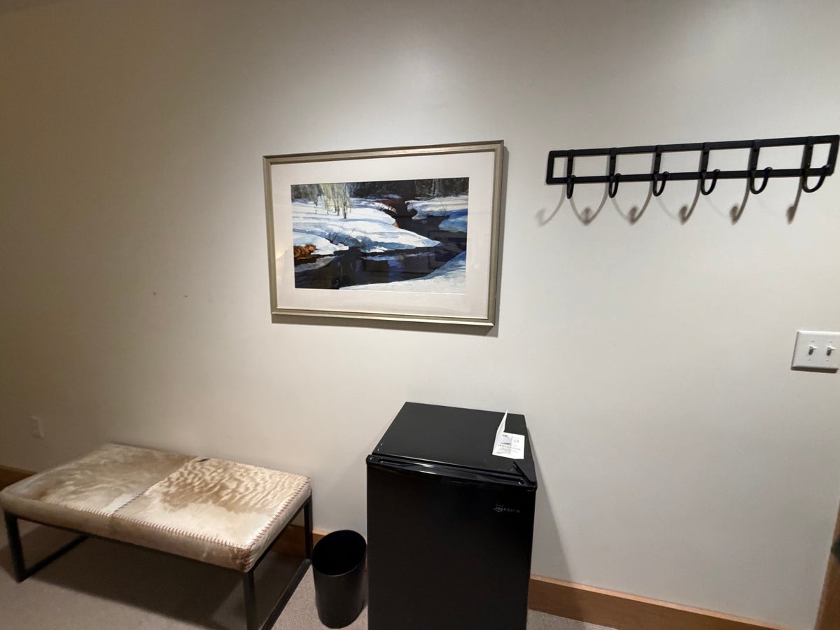 Snowpine Lodge Entrance Fridge Hooks